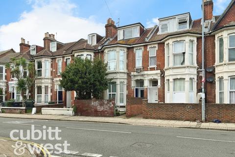 undefined, REDUCED FIRST MONTH'S RENT*Waverley Road Southsea PO5