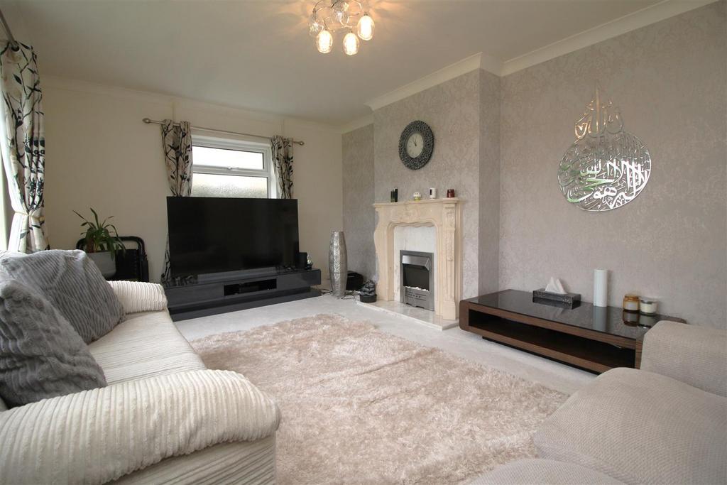 Living room 2 .JPG