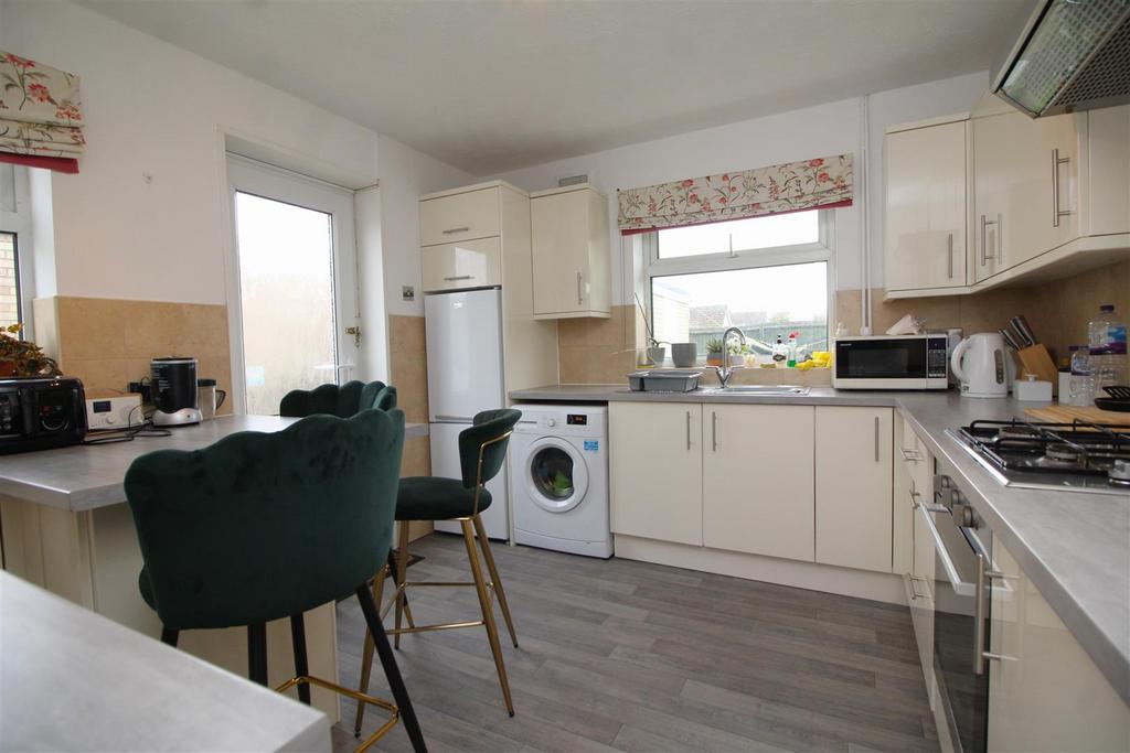 Kitchen 1 .JPG
