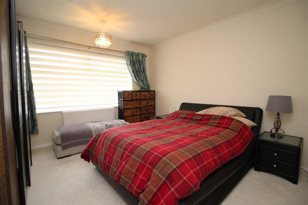 Bedroom 1 .JPG