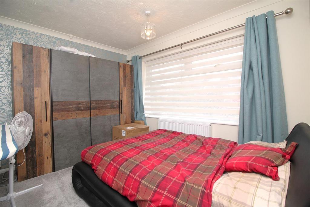 Bedroom 2 .JPG