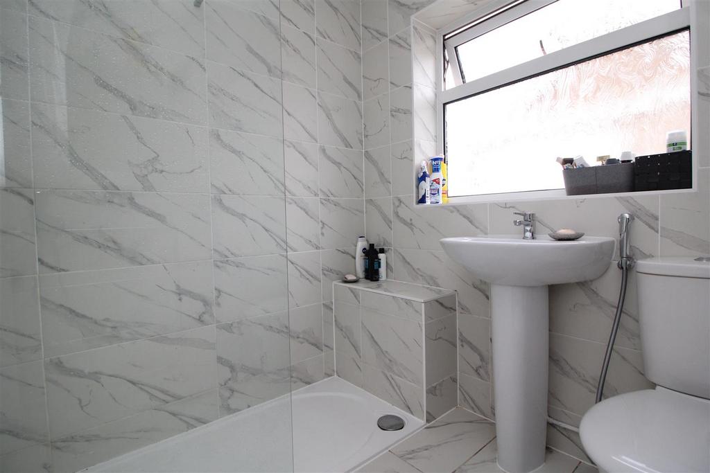 Shower room.JPG