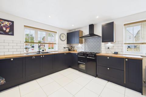 4 bedroom detached house for sale, Whittlewood End, Silverstone, NN12