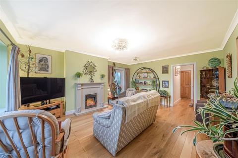 2 bedroom detached bungalow for sale, Maenor Helyg, Pembrey, Burry Port