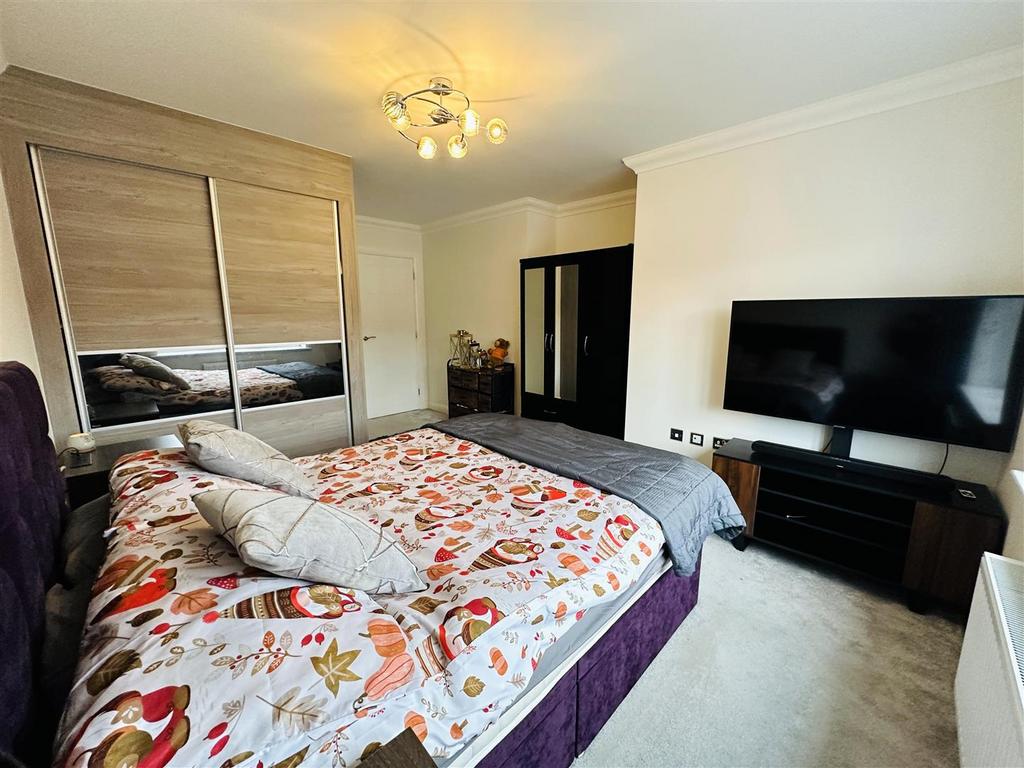 Bed 1.jpg