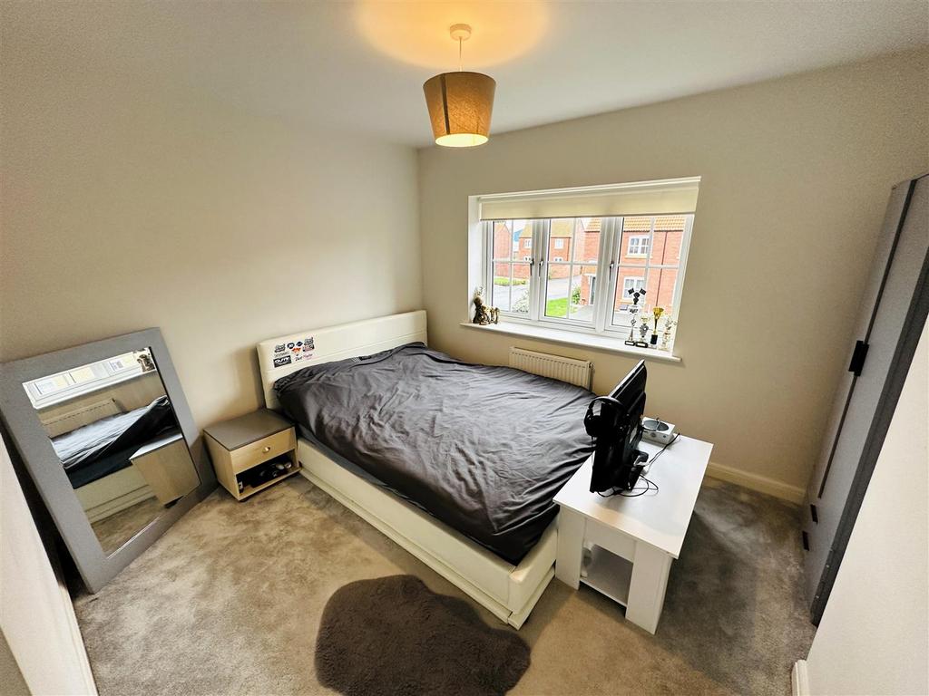 Bed 2.jpg