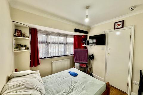 7 bedroom semi-detached house for sale, Langley Crescent, Harlington UB3