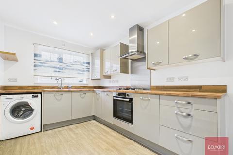 3 bedroom semi-detached house to rent, Scotts Road, Pentrechwyth, Swansea, SA1
