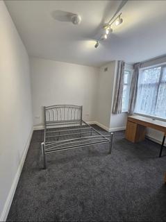 3 bedroom flat to rent, Carlton Avenue, Harrow HA3
