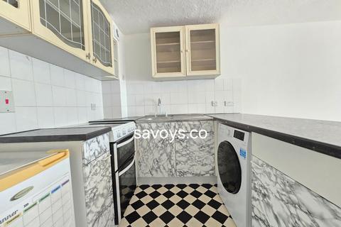 1 bedroom terraced house to rent, Shearwater Close, Stevenage