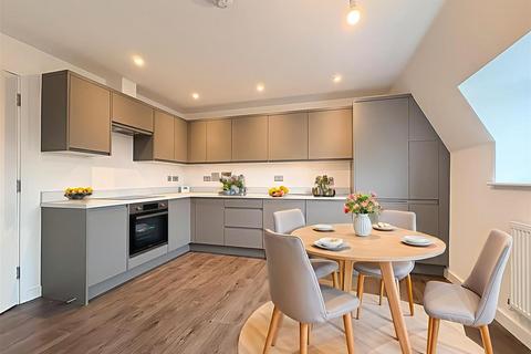 2 bedroom flat for sale, Cyprus Road, Burgess Hill