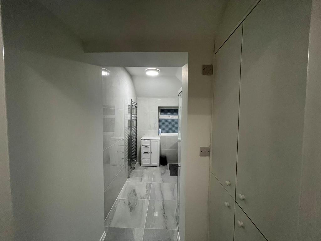 101 Feenan Highway Tilbury RM18 8 EX (9).jpeg