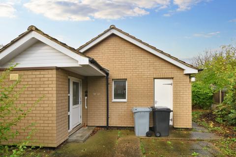1 bedroom bungalow for sale, High Crescent, Great Casterton
