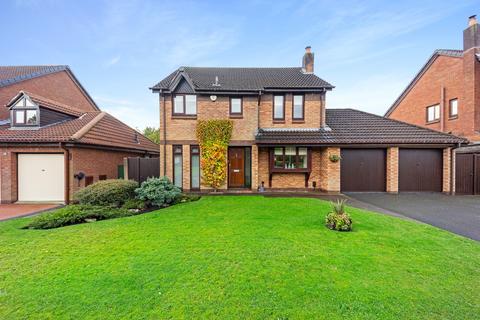 Conisber Close, Egerton, Bolton, BL7