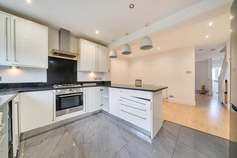 3 bedroom terraced house for sale, Castlecombe Road, London