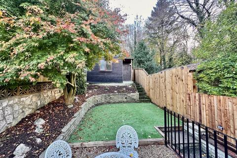 undefined, Red Lion Lane, Farnham