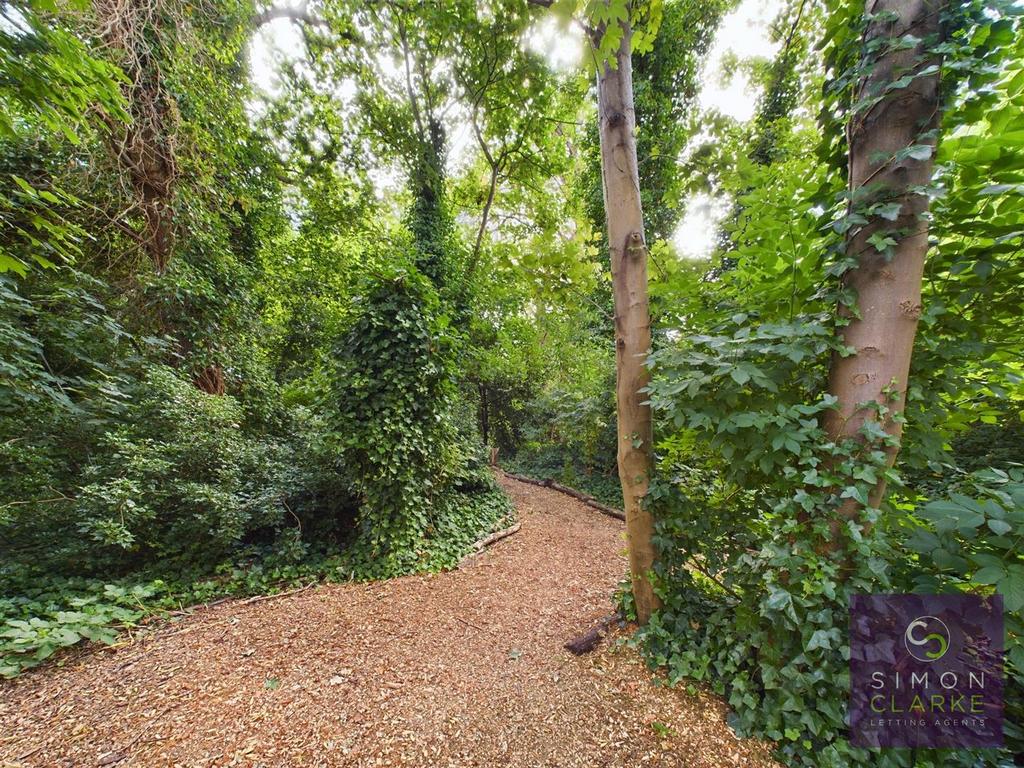 CAM03369 G0-PR0112-STILL023.jpg