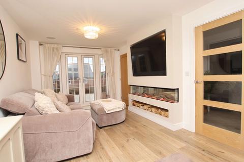 3 bedroom detached house for sale, Comin Y Coed, Tonyrefail CF39 8GD