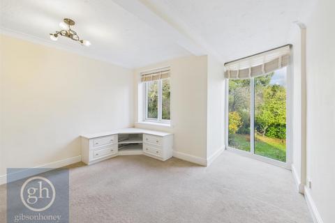 1 bedroom apartment to rent, Winslow Close, Pinner HA5