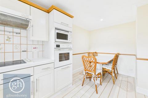 1 bedroom apartment to rent, Winslow Close, Pinner HA5