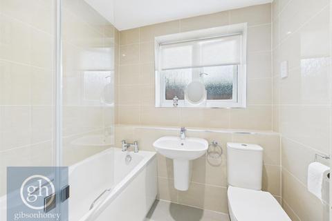 1 bedroom apartment to rent, Winslow Close, Pinner HA5