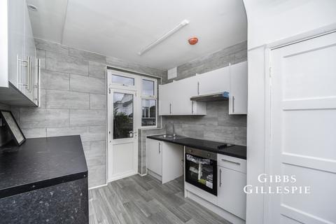 undefined, Sudbury Heights Avenue, Greenford, UB6