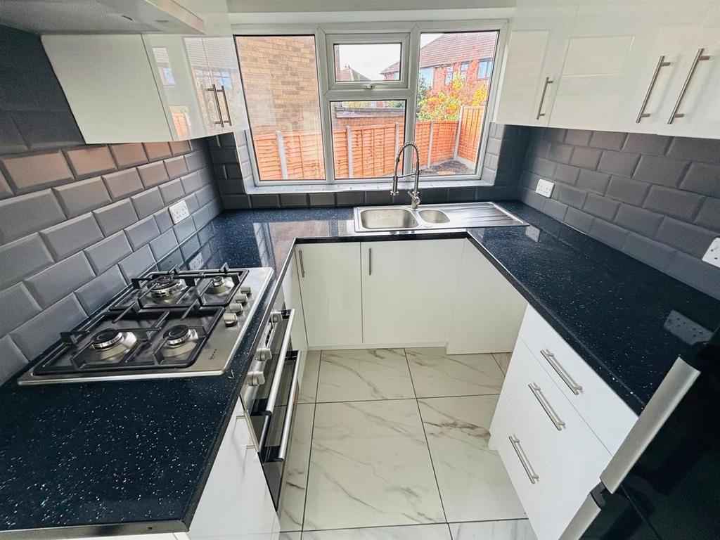 Fitted Kitchen: