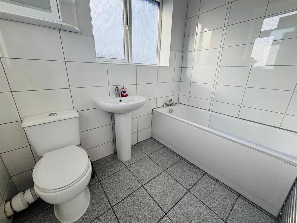 Bathroom / WC: