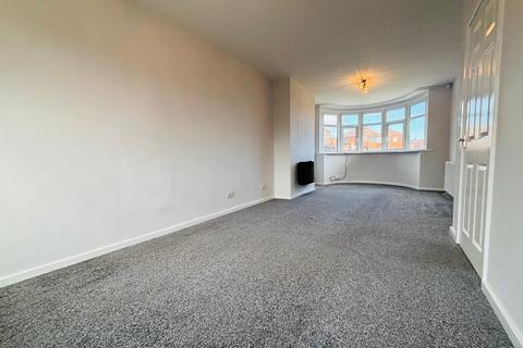 3 bedroom semi-detached house to rent, Kellett Mount, Wortley, Leeds