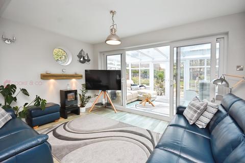 4 bedroom detached bungalow for sale, Kingsgate Avenue, Broadstairs