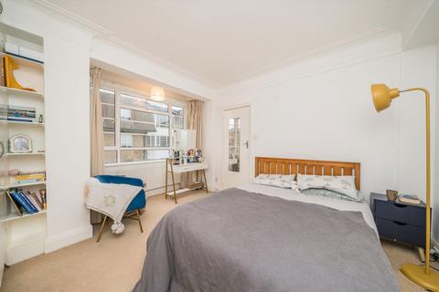undefined, Woodside, London SW19