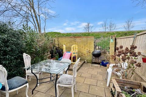 3 bedroom end of terrace house for sale, Raphael Road, Gravesend, Kent, DA12