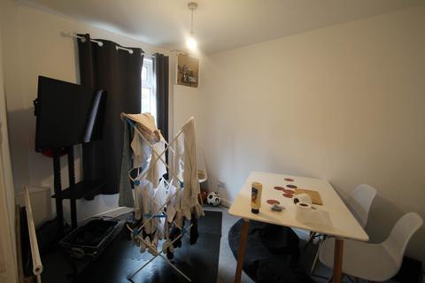 3 bedroom terraced house to rent, South Street, Oxford *Student/Sharer HMO Property 26/27*
