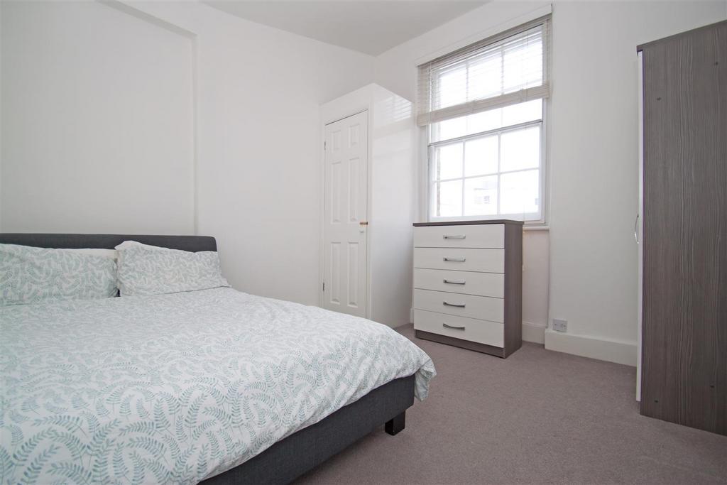 Bedroom 1.jpg