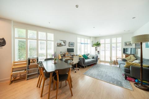 2 bedroom flat to rent, Dobson Walk, London, SE5