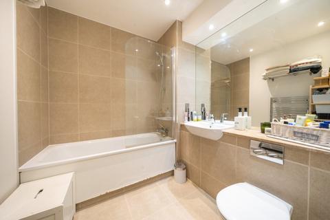 2 bedroom flat to rent, Dobson Walk, London, SE5