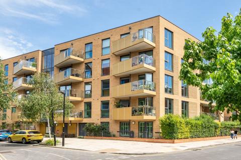 2 bedroom flat to rent, Dobson Walk, London, SE5
