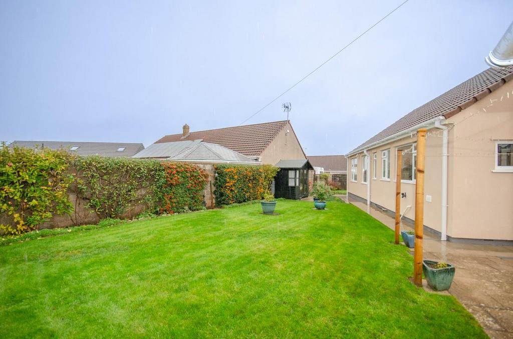 Rear garden pic 3.jpg