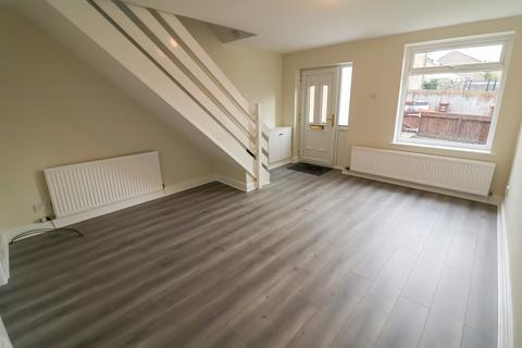 2 bedroom terraced house to rent, Brosscroft Village, Glossop SK13