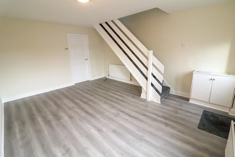2 bedroom terraced house to rent, Brosscroft Village, Glossop SK13