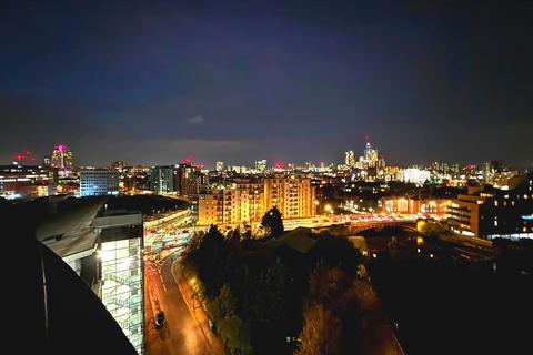 2 bedroom penthouse for sale, Penthouse at Magellan House, Armouries Way