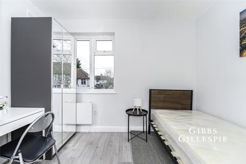 undefined, Sudbury Heights Avenue, Greenford, UB6