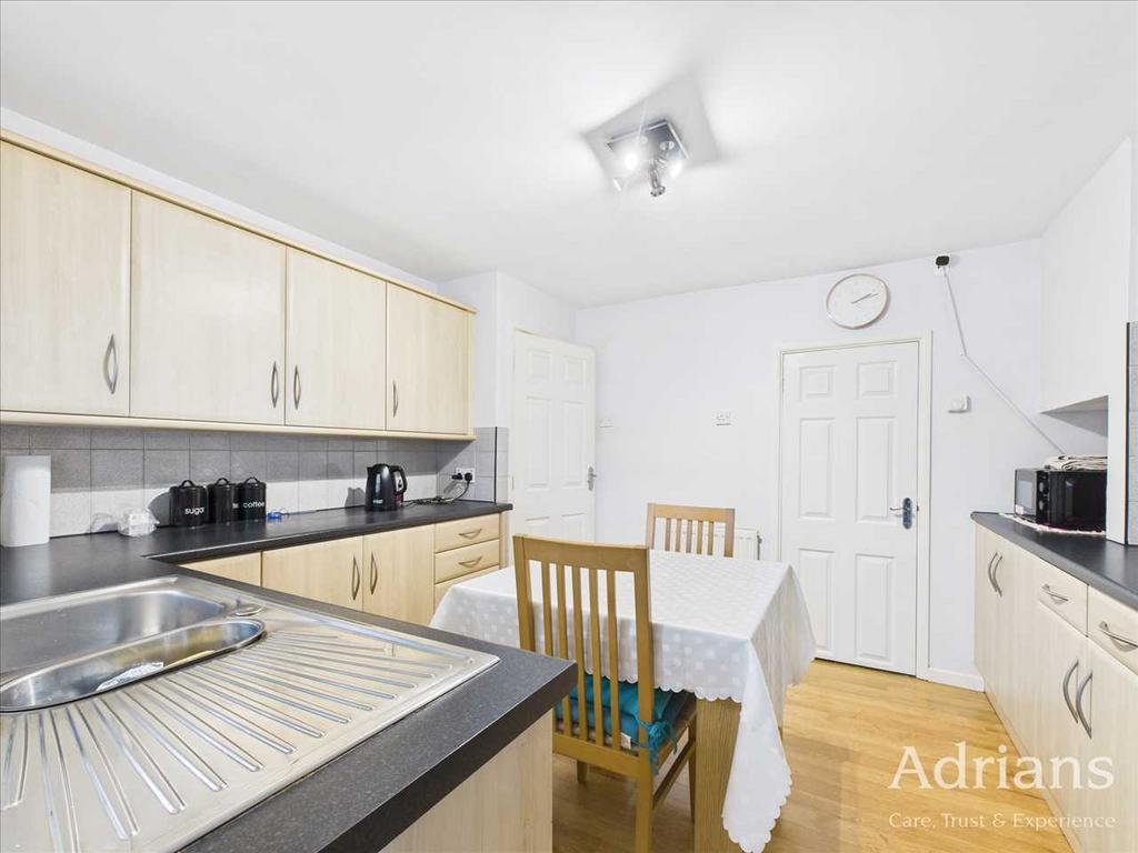 Kitchen /