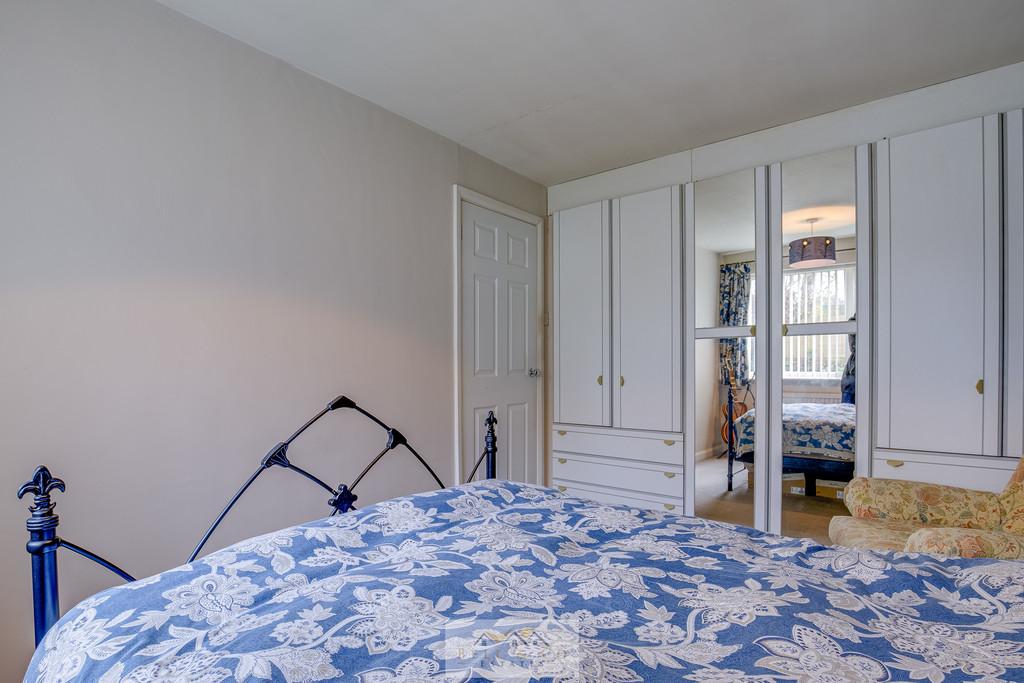 Bedroom 2.3