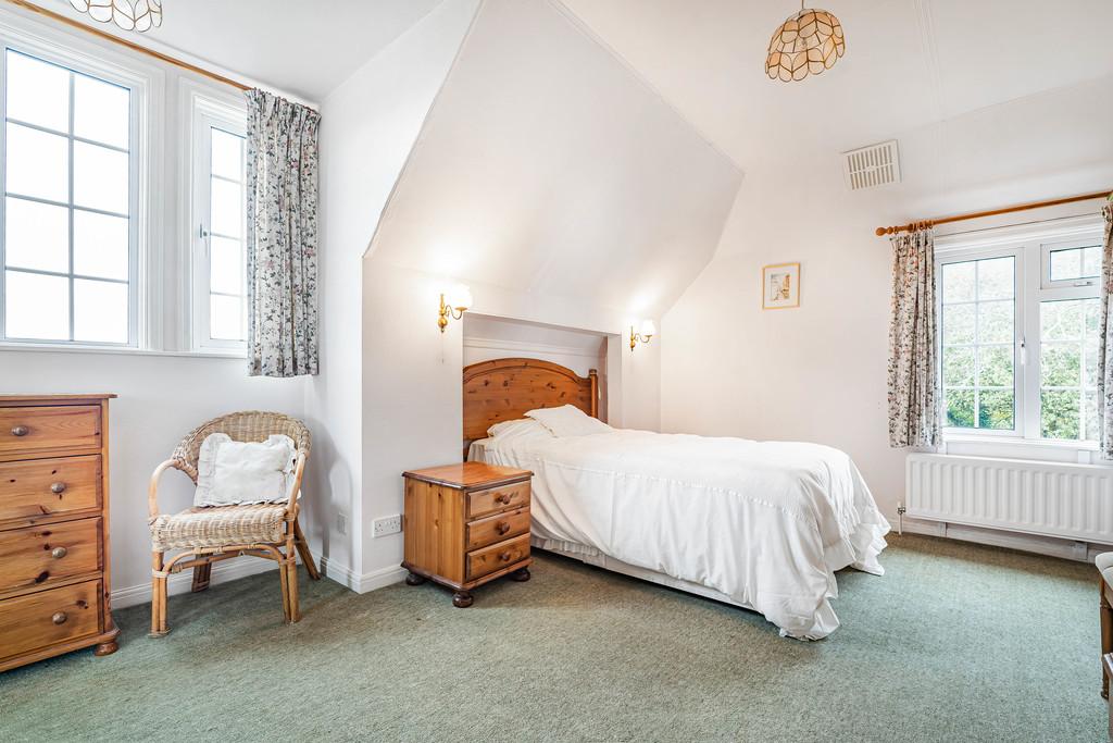 Bedroom 1 (2)