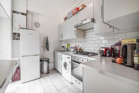 2 bedroom ground floor flat for sale, Fermoy Road, London