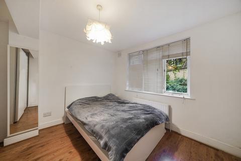 2 bedroom ground floor flat for sale, Fermoy Road, London