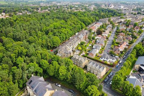 4 bedroom end of terrace house for sale, Harlow Moor Road, Harrogate, HG2