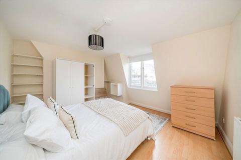 undefined, Settles Street, LONDON E1