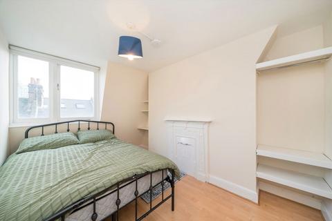undefined, Settles Street, LONDON E1